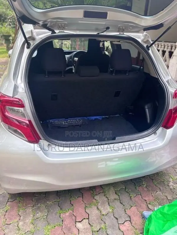 Toyota Vitz 2015