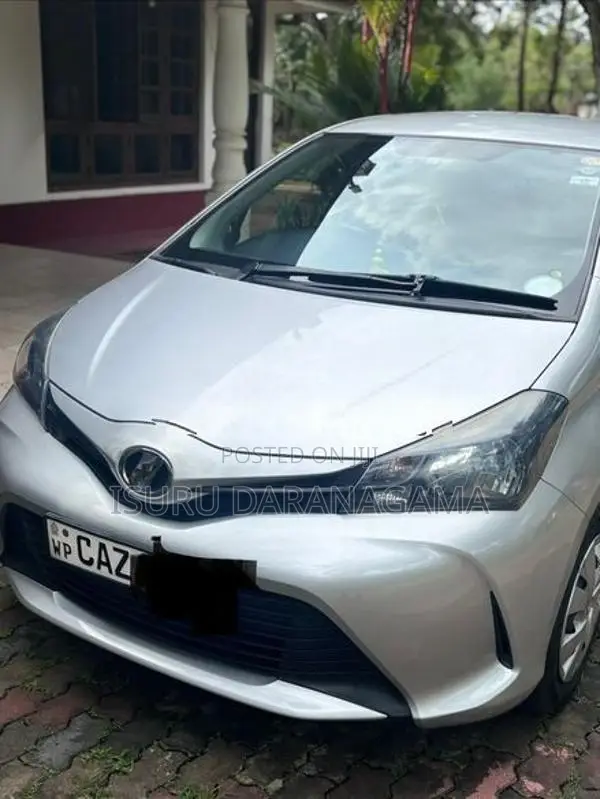 Toyota Vitz 2015