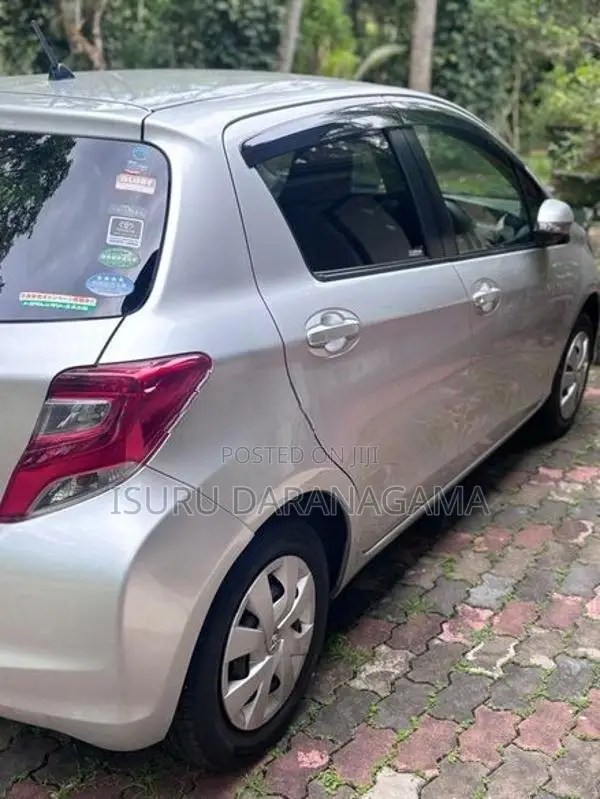 Toyota Vitz 2015