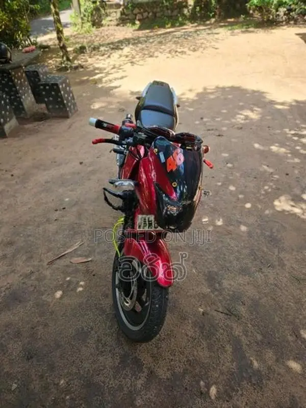 Bajaj Pulsar 180 2011