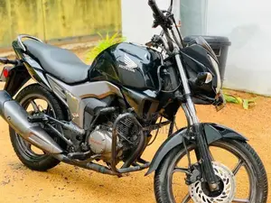 Honda CB Trigger 2015