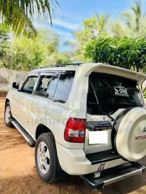 Mitsubishi Pajero 2004