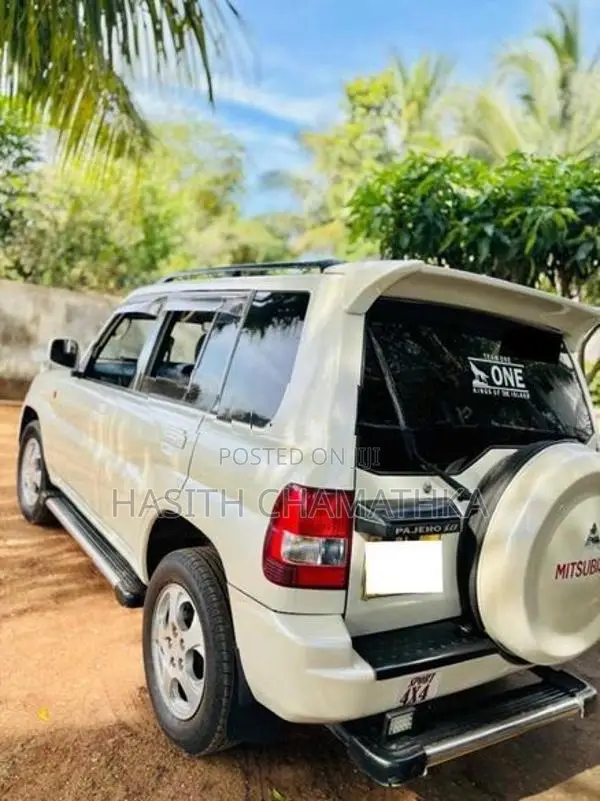 Mitsubishi Pajero 2004