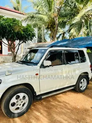 Mitsubishi Pajero 2004