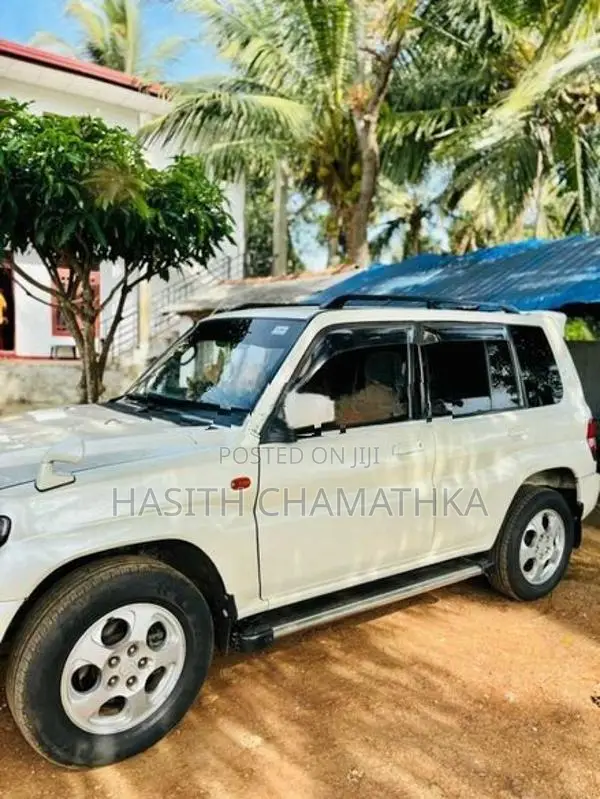 Mitsubishi Pajero 2004