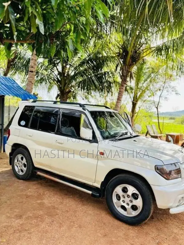 Mitsubishi Pajero 2004