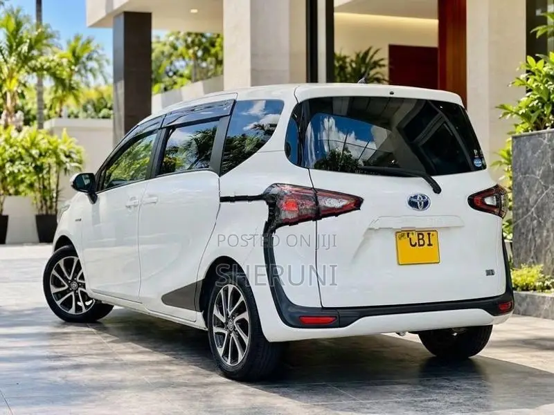 Toyota Sienta 2018