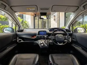 Toyota Sienta 2018