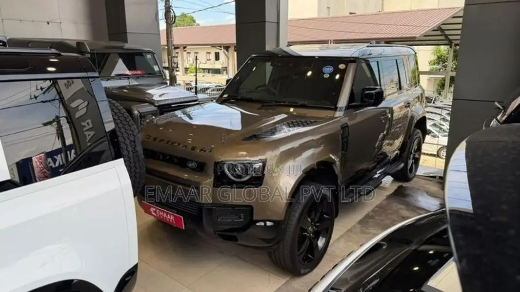 Land Rover Defender Fully Loaded 2025