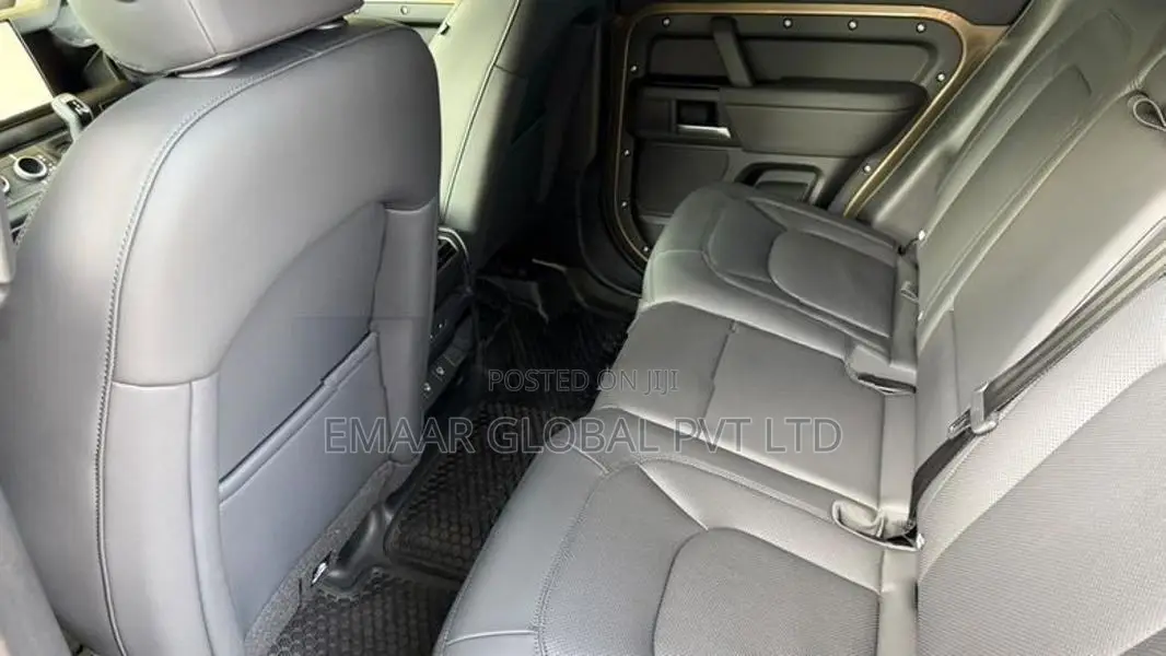 Land Rover Defender Fully Loaded 2025