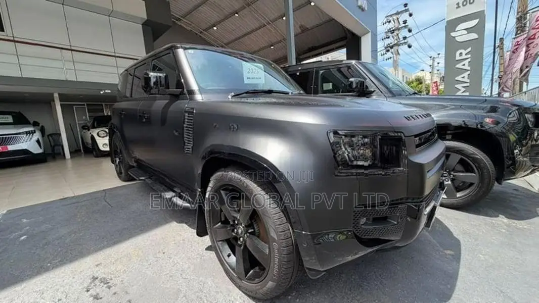 Land Rover Defender Fully Loaded 2025