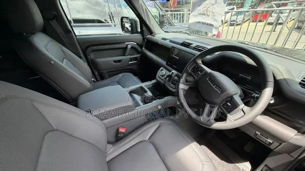 Land Rover Defender Fully Loaded 2025