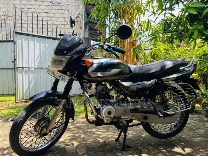 Bajaj CT100 2013