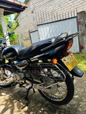 Bajaj CT100 2013