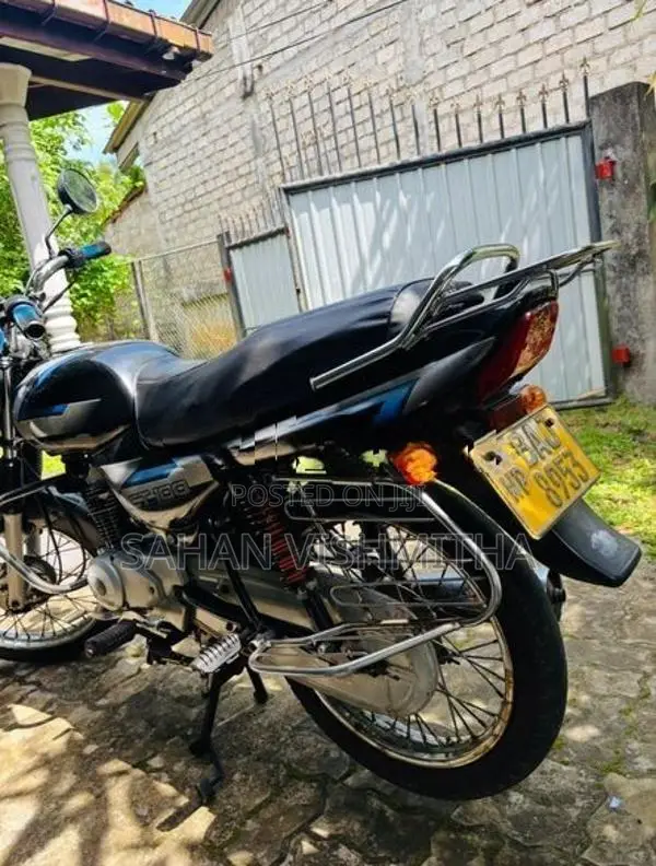 Bajaj CT100 2013