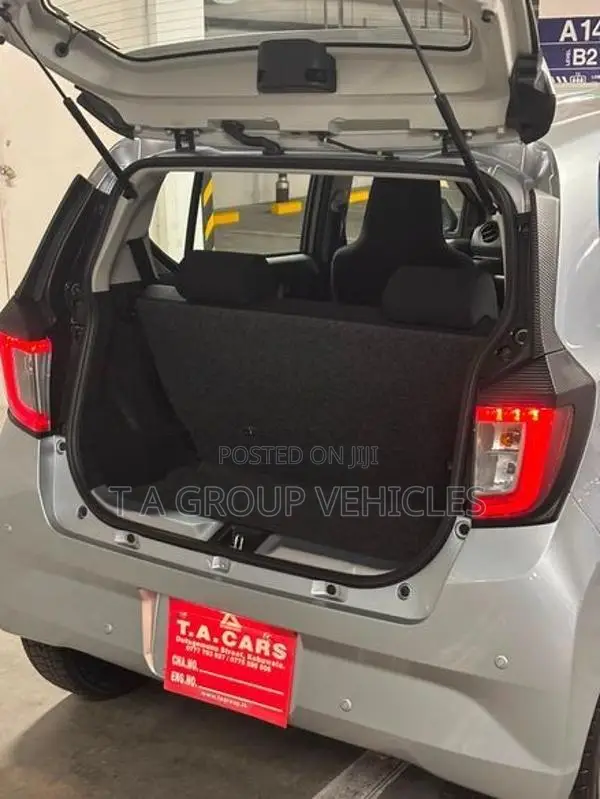 Daihatsu Mira L Limited 2025