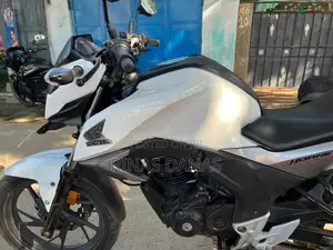 Honda CB Hornet 160R 2017