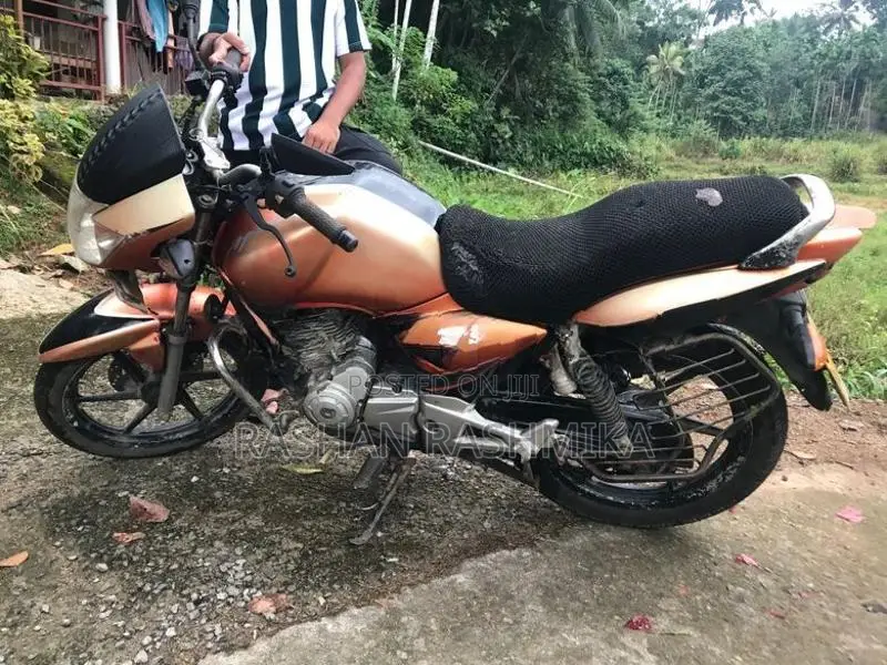 TVS Apache 2006