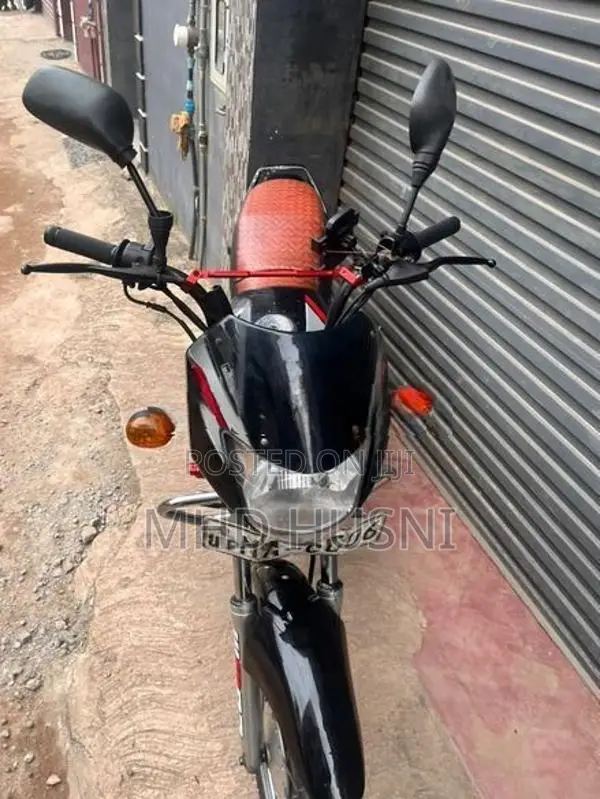 Bajaj CT100 2005
