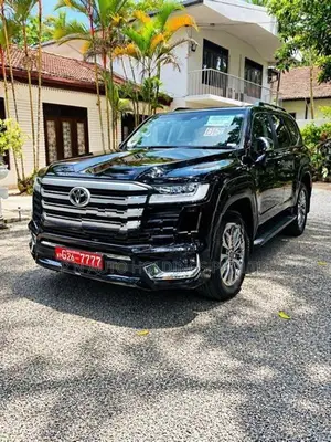 Toyota Land Cruiser LC300 ZX 2025