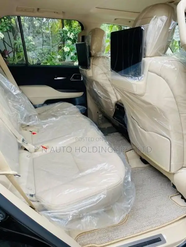 Toyota Land Cruiser LC300 ZX 2025