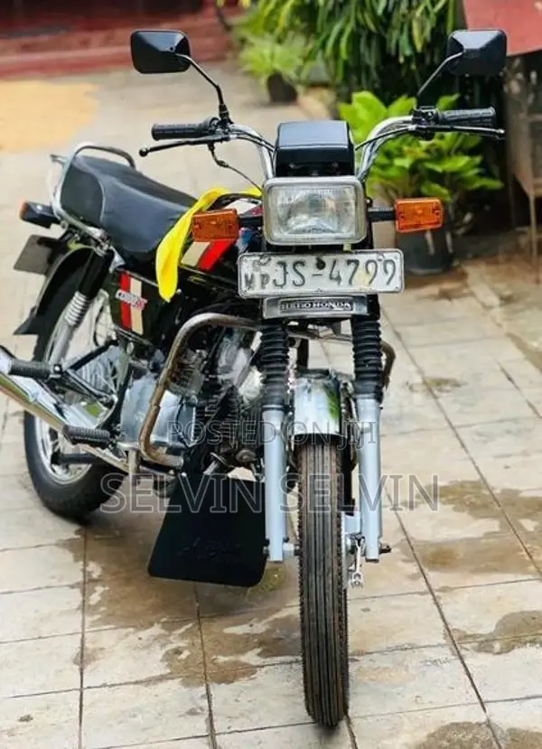 Hero CD 100 2004