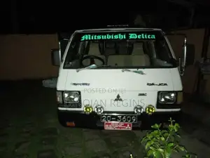 Mitsubishi Delica L300 1988