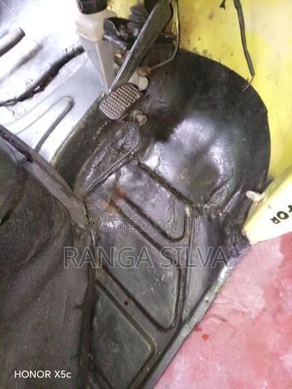 Bajaj RE 2000