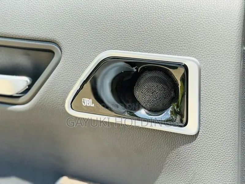 Toyota Land Cruiser Sahara 2024