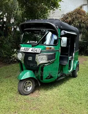 Bajaj RE 2015