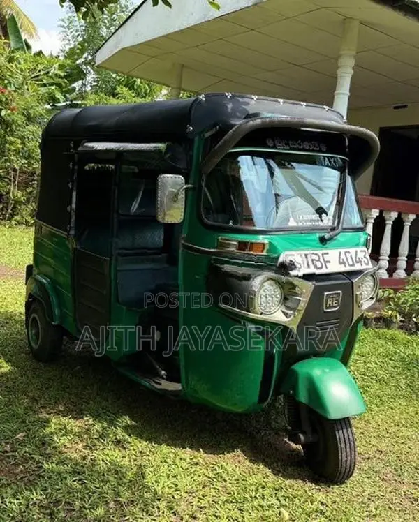 Bajaj RE 2015