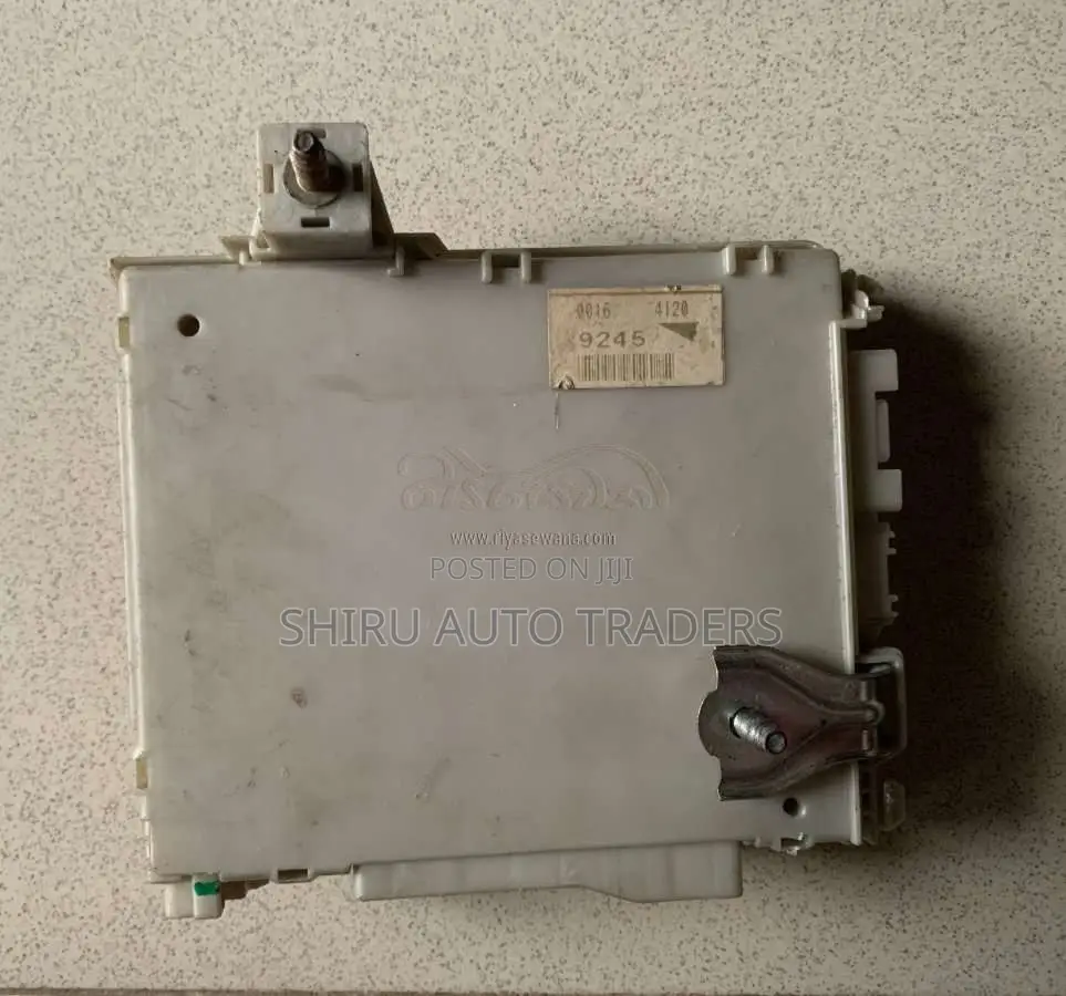 Toyota crown 2005 fuse box for Car