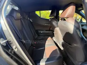 Toyota CHR Ngx10 2018 SUV (Used)
