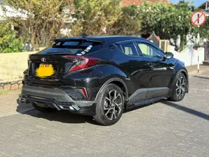 Toyota CHR Ngx10 2018 SUV (Used)