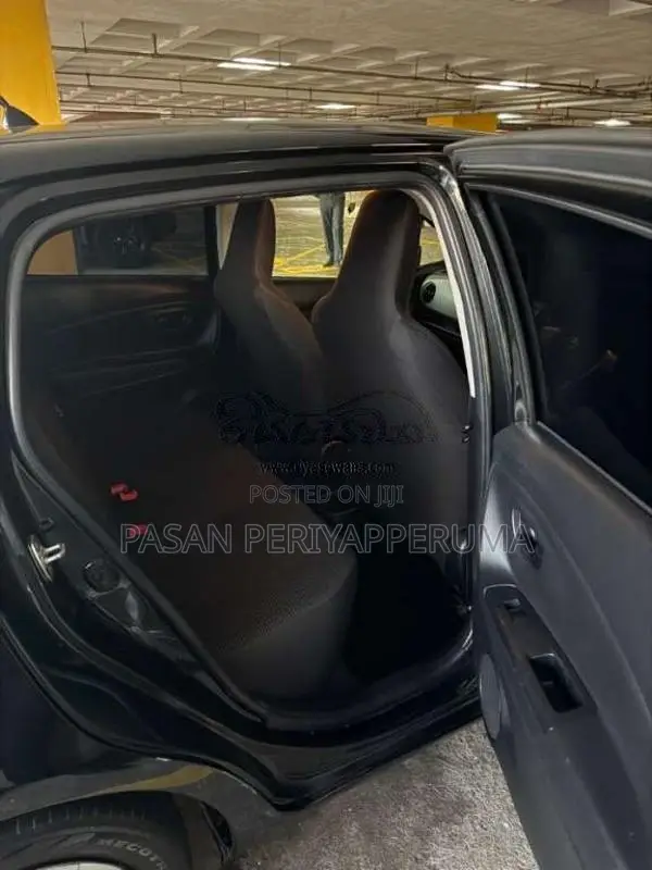 Toyota Vitz 2015 Car (Used)