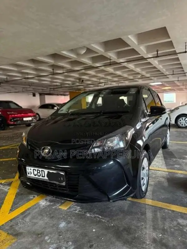 Toyota Vitz 2015 Car (Used)