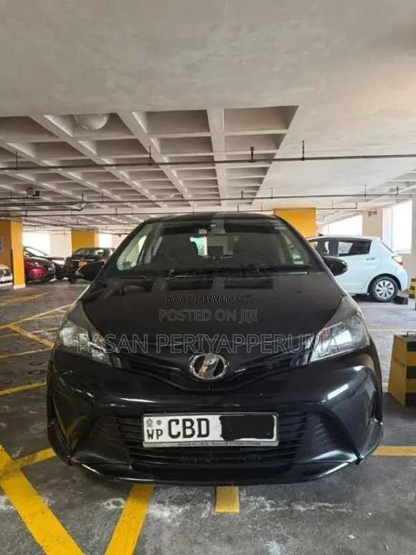 Toyota Vitz 2015 Car (Used)