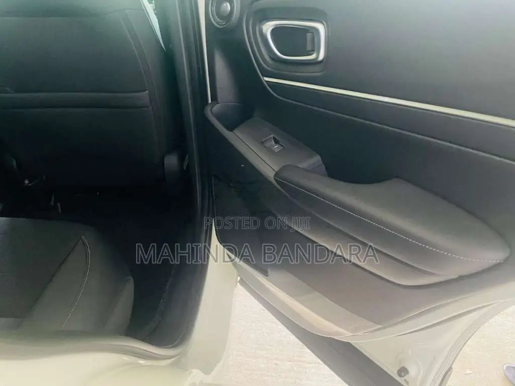 Honda Vezel 2025 SUV (Used)