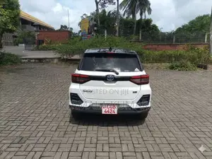 Toyota Raize Hybrid 400 Kms 2025 SUV (Used)