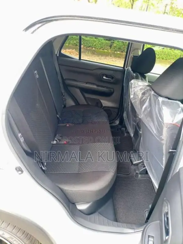 Toyota Raize Hybrid 400 Kms 2025 SUV (Used)