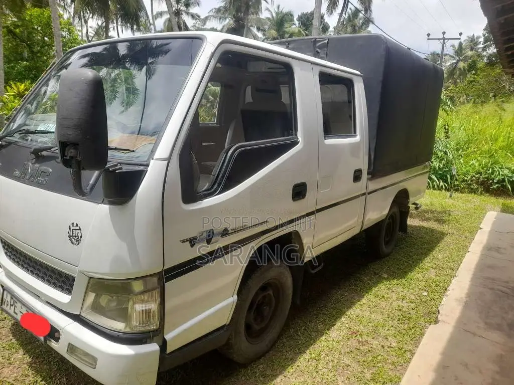 JMC CrewCab 2012 Crew Cab (Used)