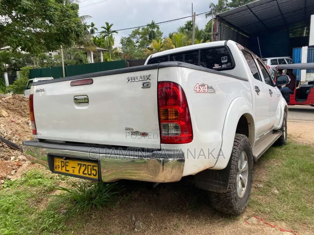 Toyota Hilux 2006 Pickup (Used)