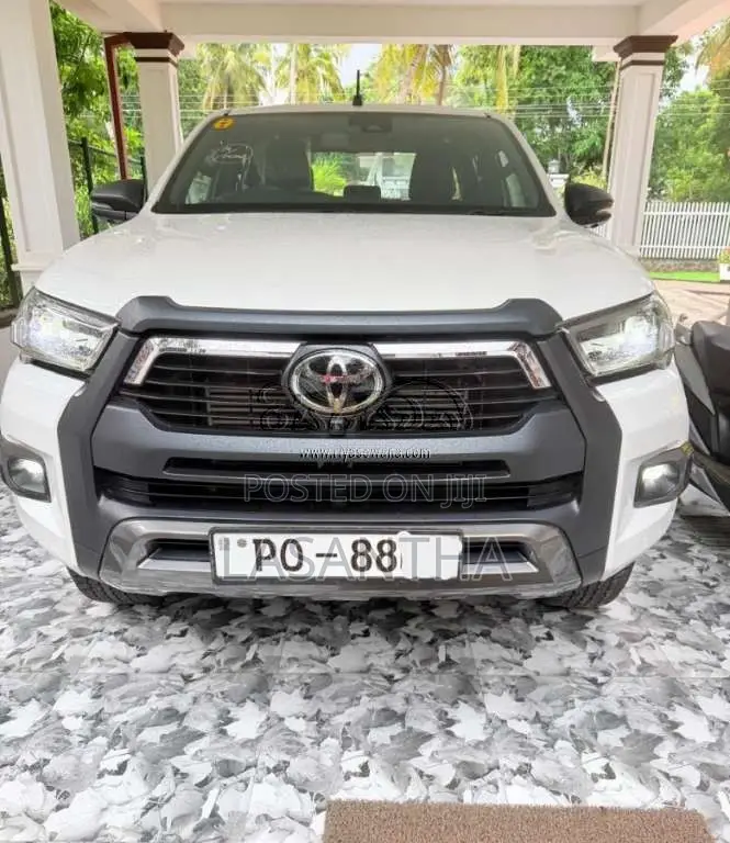 Toyota Hilux 2025 Pickup (Used)