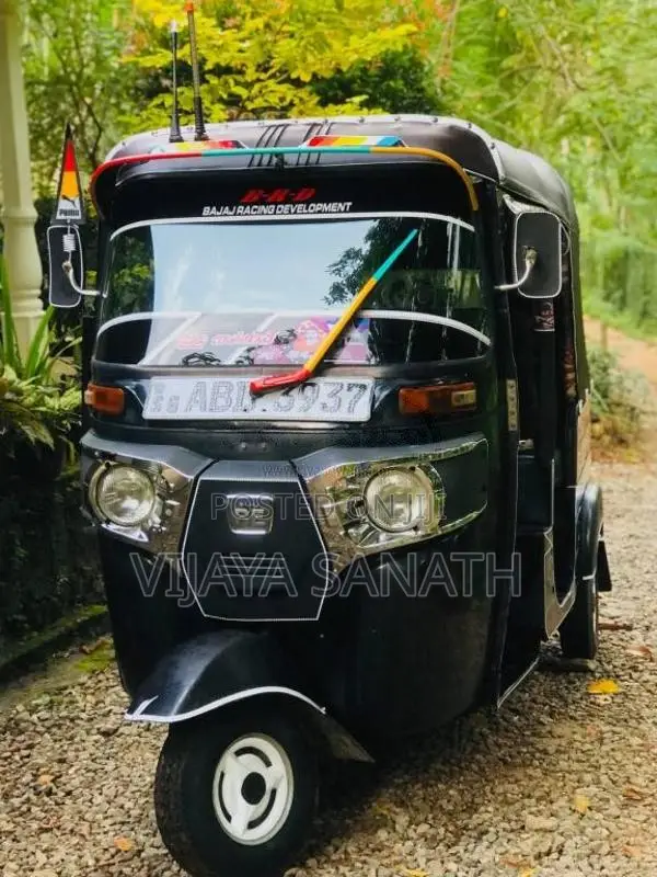 Bajaj RE 205 2015 Three Wheel (Used)