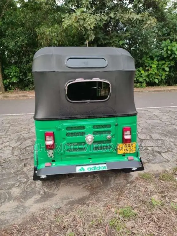 Bajaj 4 Stroke 2014 Three Wheel (Used)
