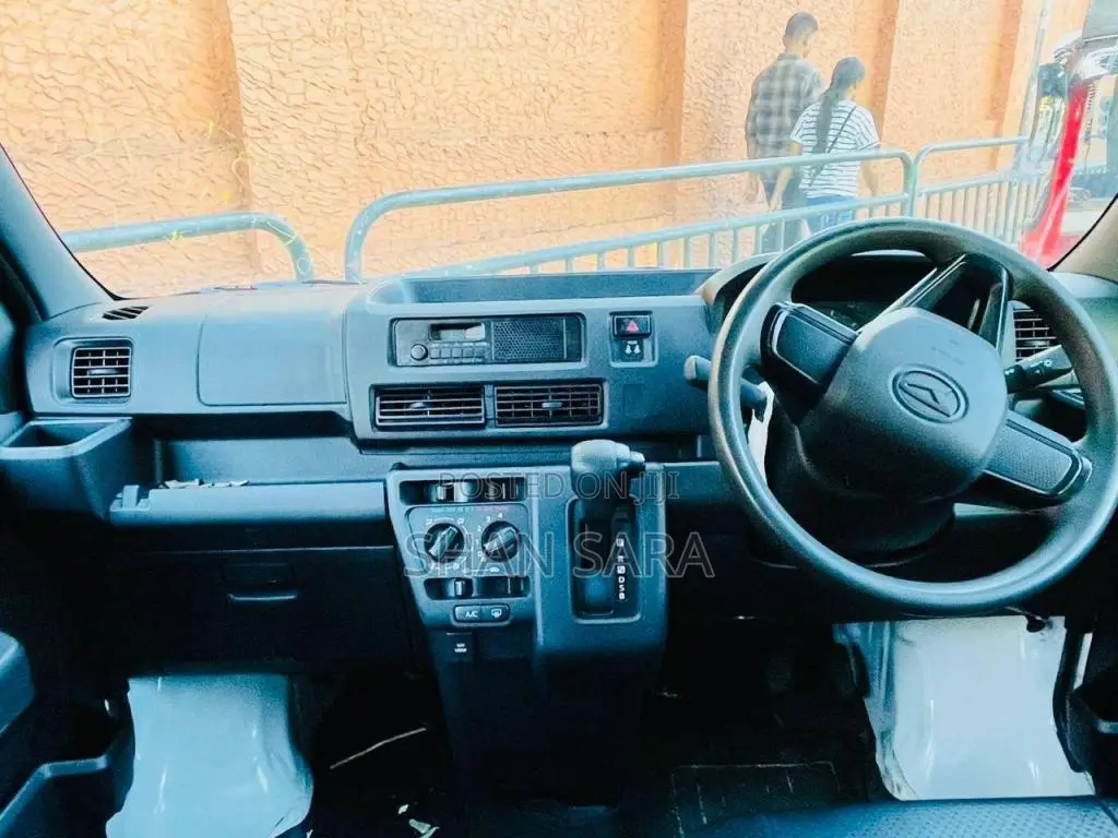 Daihatsu Hijet 2024 Van (Used)