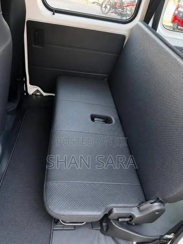 Daihatsu Hijet 2024 Van (Used)