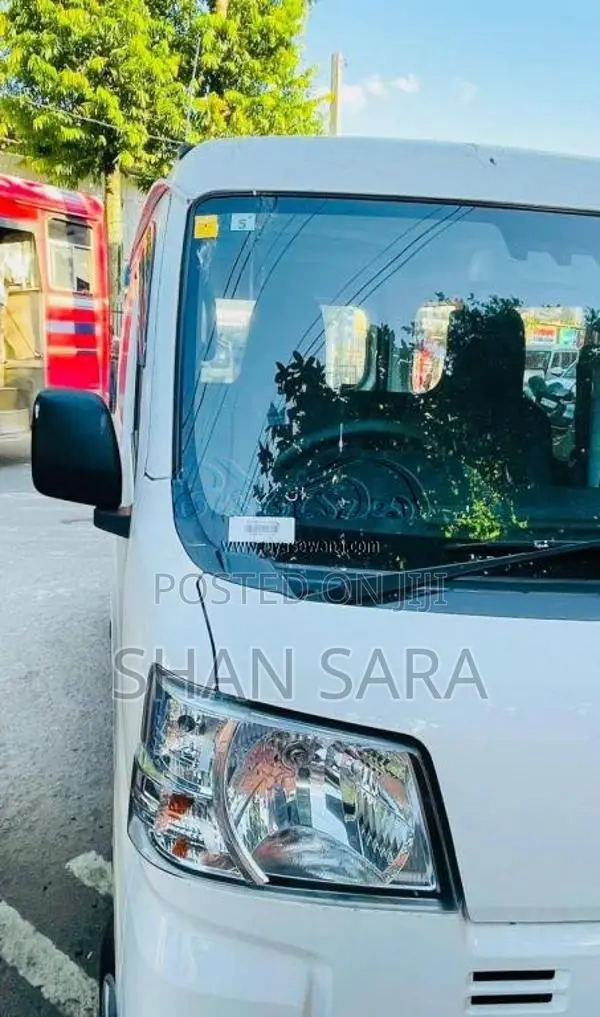 Daihatsu Hijet 2024 Van (Used)