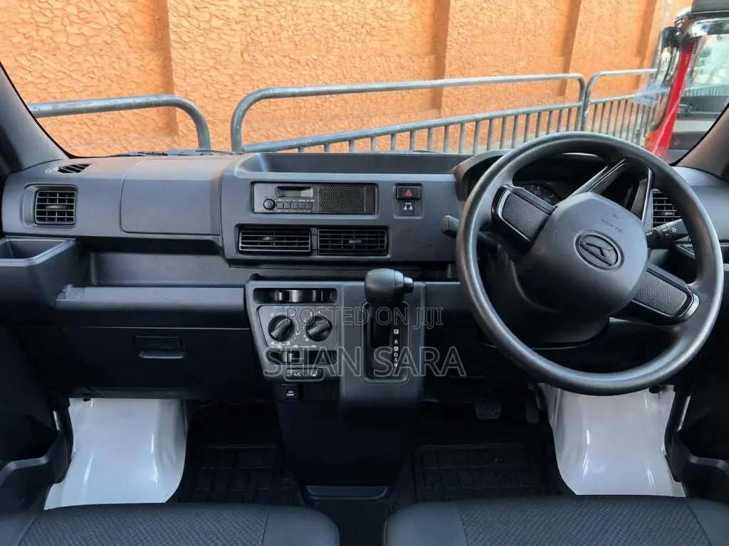 Daihatsu Hijet 2024 Van (Used)