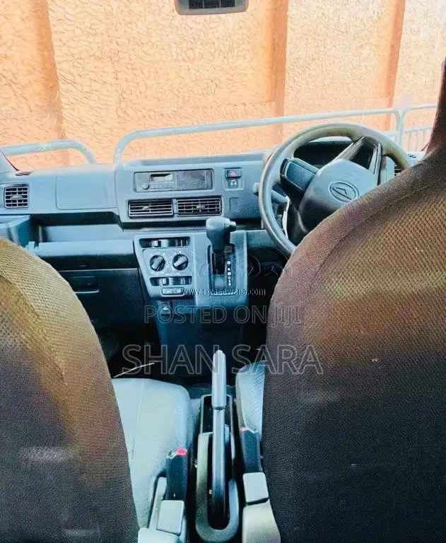 Daihatsu Hijet 2024 Van (Used)